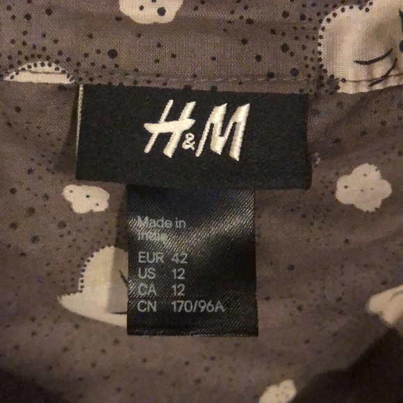 🔴Final Sale🔴H&M blouse - Picture 2 of 3